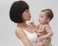 新手妈妈：抱新生儿的正确方法