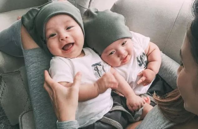 孩子一哭就抱，真的会被惯坏吗？
