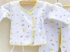 新生儿穿多大的衣服2
