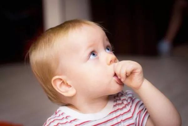 宝宝爱发脾气、不合群？可能是这个没发育好！