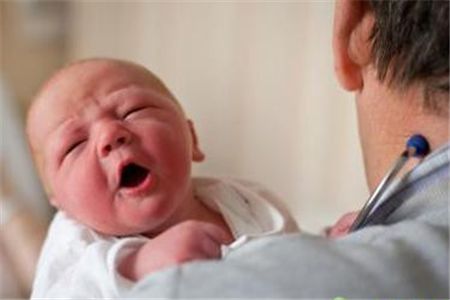 新生儿肚子饿又不吃奶怎么回事 宝宝不吃奶怎么办3