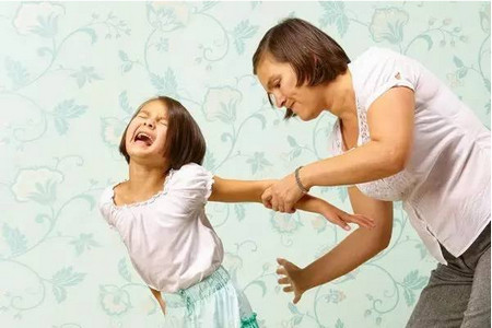 身为母亲能干出这种事，孩子叫你声妈，你有脸答应吗？