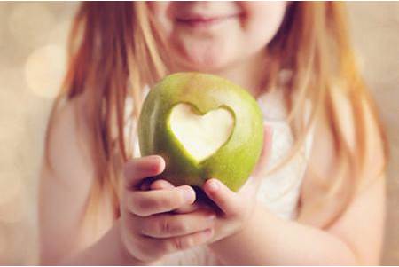 孩子情商超群的5种表现，中了4条长大后“大出息”