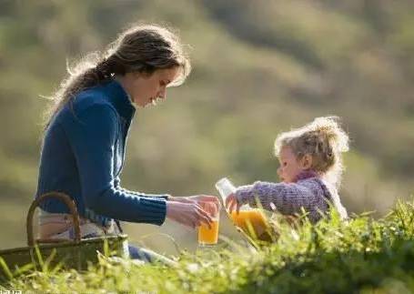 孩子情商超群的5种表现，中了4条长大后“大出息”