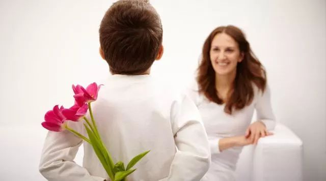 别总拿爱当借口，父母承受不起这种爱