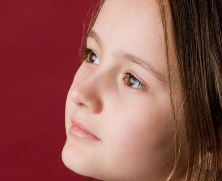 从小有这4个特征的女孩，长大后会是个天然大美人