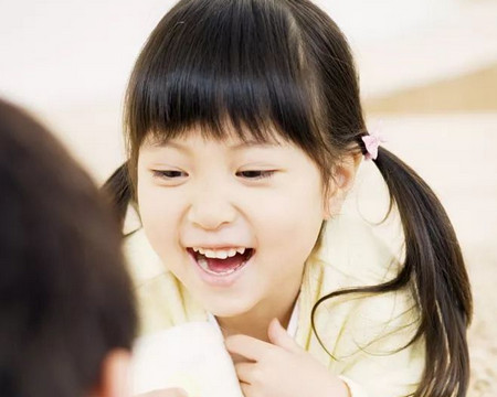 为什么孩子在幼儿园和在家，表现完全不一样？