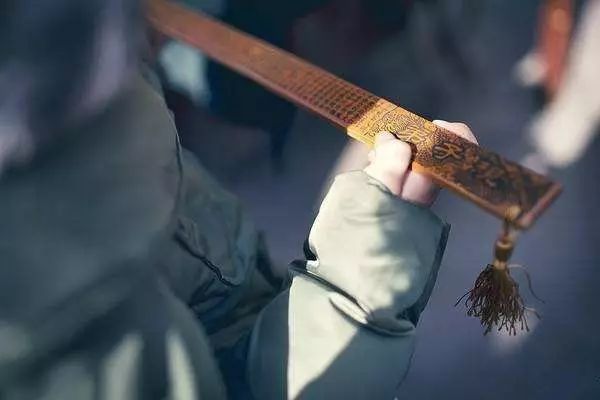 老师不敢管，家长舍不得管，外人不方便管！