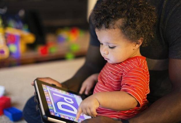 为什么我同意孩子玩手机和iPad？