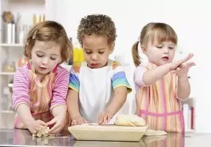 幼儿园孩子“会玩”比“会学”更重要！家长必看