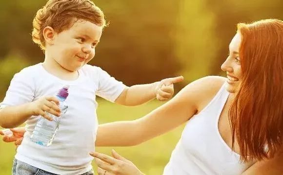 叛逆宝宝总说“不”,宝妈该咋办?教你4招搞定娃!