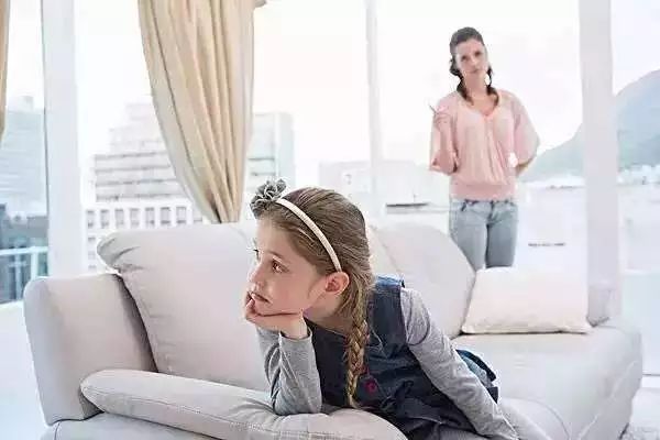 聪明的父母只用这几句话！层次低的父母才会打骂孩子！