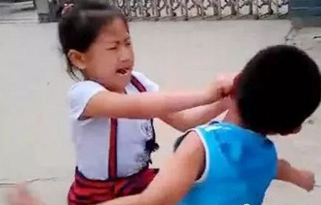 孩子的东西总是被同学抢走?家长这样教孩子,未来才有出息