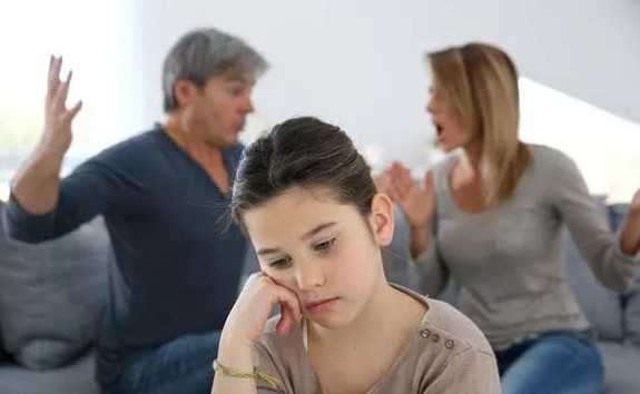 爸爸妈妈你们别吵架了......妈妈你不要生气，他不爱你我爱你
