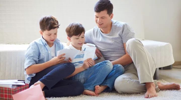 夸孩子不能总是这句“你真棒”...这4种说法,想孩子不进步都难!