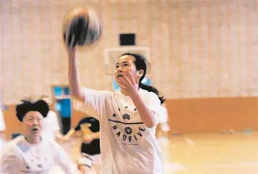 为什么一定要逼孩子去好学校?这个理由让你足够服气!