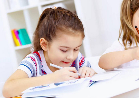 孩子有这4种表现,天生就是“学霸”的料!父母可以偷着笑了