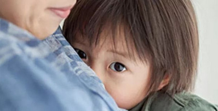 为什么你家的孩子那么怕生?知道这些原因,帮助孩子走出社交困境!