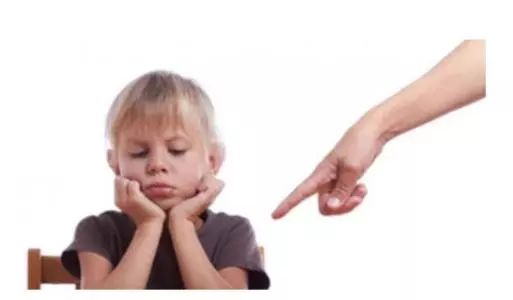家长的这8种做法会让孩子越来越笨!甚至会让孩子抑郁!