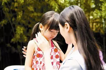孩子放学回家,父母的第一句话应该这样说!