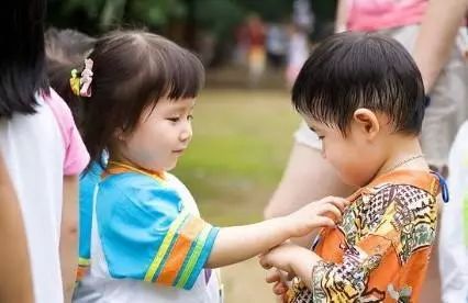 幼儿也能成为交际小能手，就看父母怎么“助攻”！