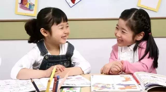 “妈妈,老师今天打我了!”“......."