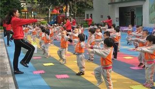 天冷了,孩子总爱赖床怎么办?这样做,孩子上学不迟到!
