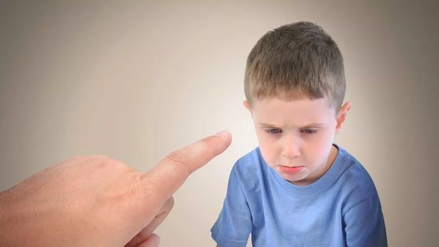 孩子发脾气该怎么办?这才是最管用的那一招!