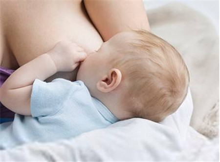 怎样增强早产儿抵抗力 母乳喂养与预防接种相结合