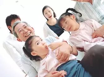 隔代教育,宝爸宝妈该怎么和老人沟通?