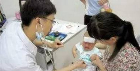去孩子幼儿园,老师问“你是奶奶还是姥姥啊?”心碎一地......