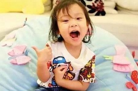 我把女儿培养得开朗大方，宝爸却说这样的孩子容易被拐骗！