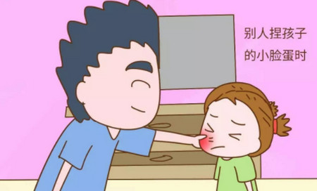 外人面前，家长别再这样“礼貌”了，容易伤害孩子~