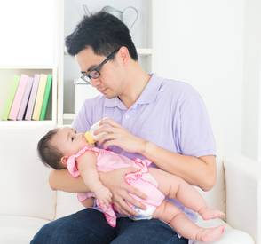 为什么层次低的父母都喜欢玩手机？看完你就明白了