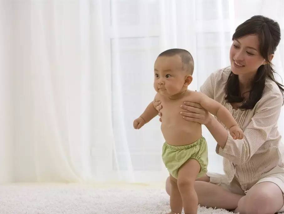 被爷爷奶奶带大，她说：我永远觉得自己是孤儿