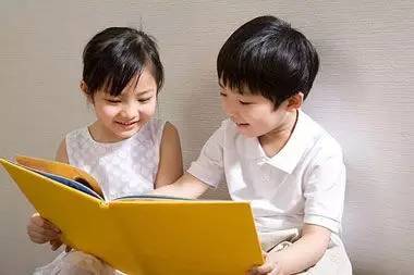 小学是孩子阅读黄金期！暑假该给孩子看什么样的书？这是最好的答案