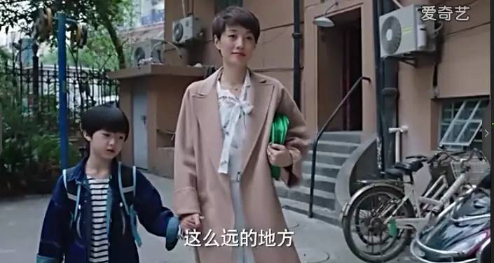 平儿住新家闹觉、发脾气，妈妈罗子君做法感人......