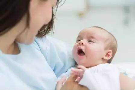 怎样与不到一岁的婴儿对话