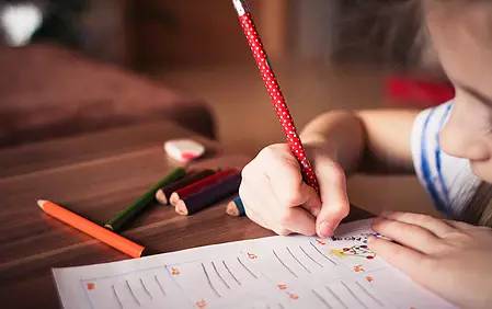 孩子不自信?让他体验一下当主心骨的感觉吧