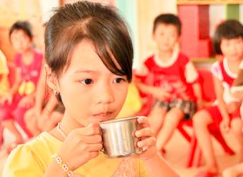 孩子不自信?让他体验一下当主心骨的感觉吧