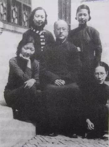 他把10个孩子培养得出类拔萃，这位父亲的教育方法永远不会过时