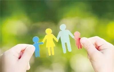 “把玩具让给弟弟，咱要学会分享！”你怎么不把房子分享给别人？