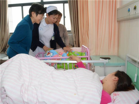 看望新生儿什么时间去2