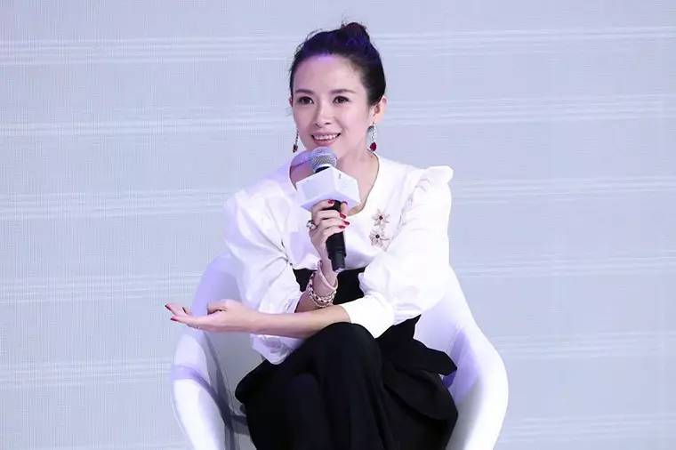 独家专访章子怡：给孩子最大的爱是陪伴！
