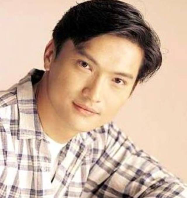 他退出娱乐圈，花3年时间教儿子上厕所，培养出一枚学霸！