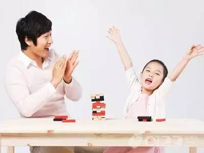 “表扬孩子”与“鼓励孩子”的差别令人震惊！