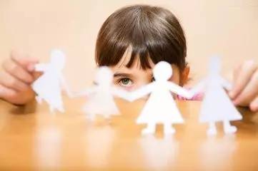  你家孩子很内向？恭喜你，他将大有出息！