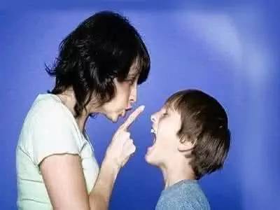 孩子为什么总爱和家长顶嘴?