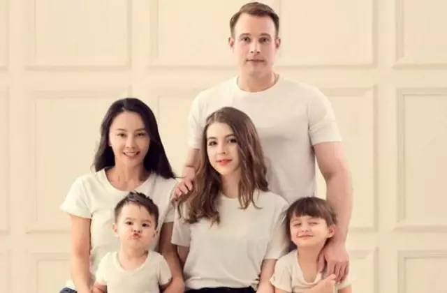 马雅舒3岁的女儿还穿尿不湿、不会上厕所；但有公主病的好像是妈妈