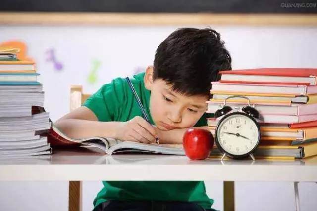 孩子胆小、自卑，大多是这样的父母带出来的！